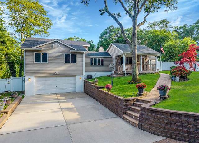 Property at 6 Sunrise Pl, Farmingville, NY 11738, 4 beds, 3 baths