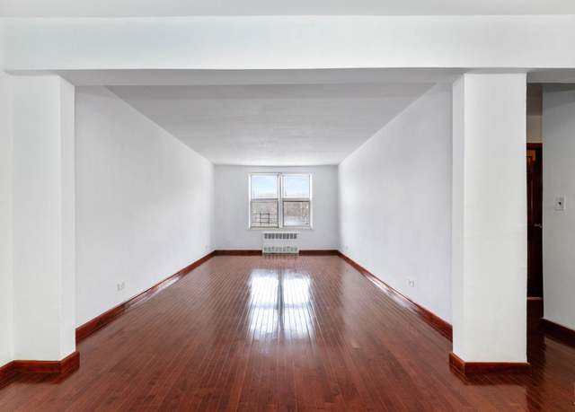 Property at 33-24 93rd St Unit 4W, Jackson Heights, NY 11372, 2 beds, 1.5 baths