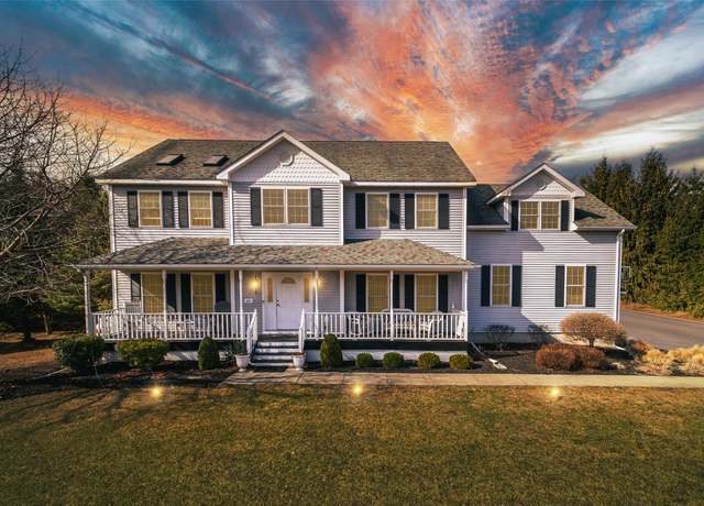 Property at 423 Jackson Ave, New Windsor, NY 12553, 5 beds, 3.5 baths