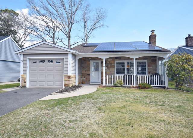 Property at 176 Canterbury Dr, Ridge, NY 11961, 2 beds, 2 baths