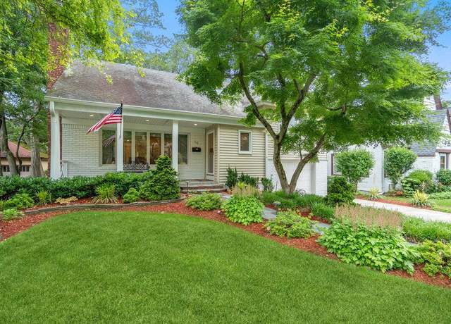 Property at 54 Colgate Rd, Great Neck, NY 11023, 3 beds, 2.5 baths
