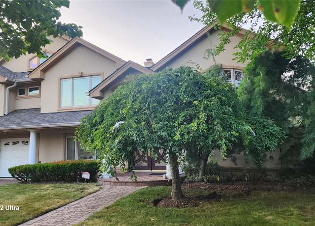 Property at 731 Carlisle Rd, Jericho, NY 11753, 4 beds, 2.5 baths