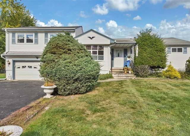 Property at 25 Marc Ter, Monroe, NY 10950, 5 beds, 1.5 baths