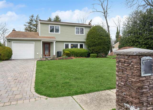 Property at 35 Sejon Dr, Sayville, NY 11782, 3 beds, 1.5 baths