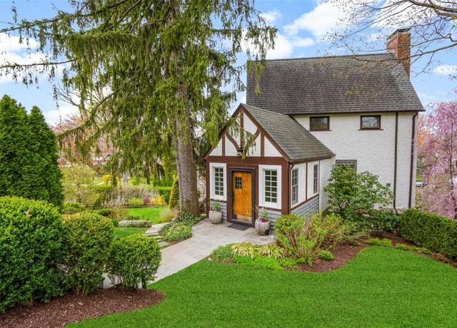 Property at 2 Mulberry Ln, New Rochelle, NY 10804, 3 beds, 2.5 baths