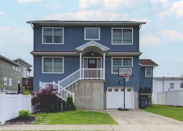 Property at 23 Farrell St, Long Beach, NY 11561, 3 beds, 2.5 baths