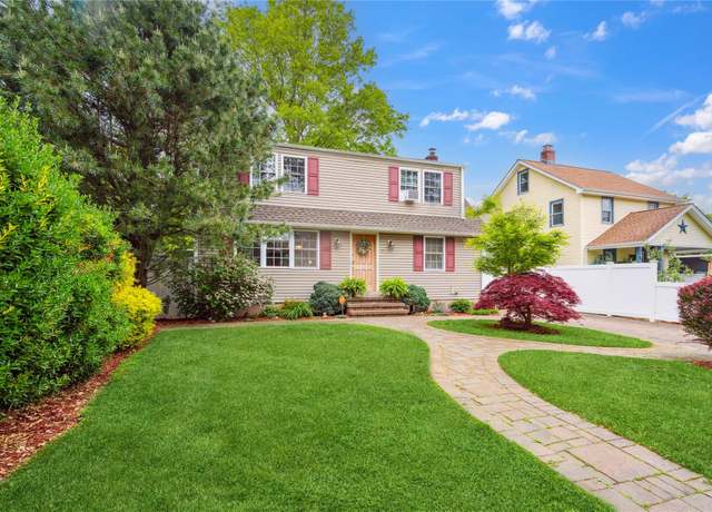 Property at 7 Grange St, Huntington, NY 11743, 5 beds, 2 baths