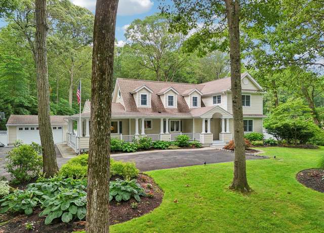Property at 23 Alpine Way, South Huntington, NY 11746, 4 beds, 2.5 baths