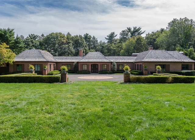 Property at 150 Horseshoe Rd, Mill Neck, NY 11765, 5 beds, 6.5 baths