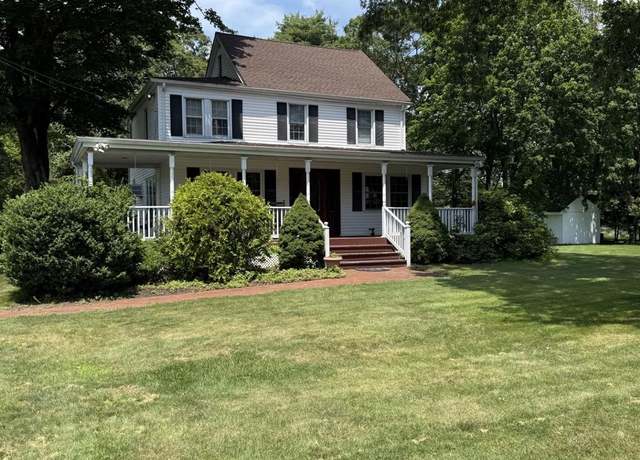 Property at 1 Garfield Ct, Nesconset, NY 11767, 4 beds, 3 baths