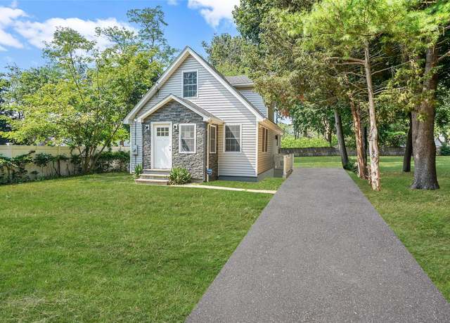 Property at 255 Ocean Ave, Brentwood, NY 11717, 3 beds, 3.5 baths