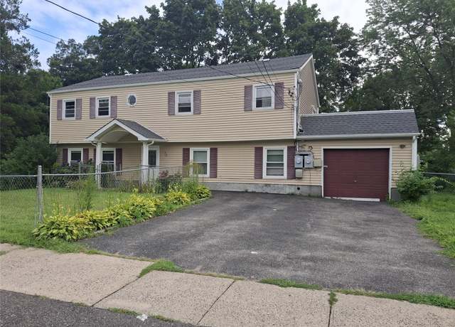 Property at 72 Centerwood St, West Babylon, NY 11704, 5 beds, 2 baths