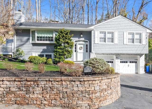Property at 68 Oakdale Rd, Centerport, NY 11721, 3 beds, 3 baths