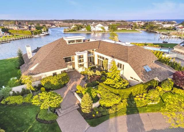 Property at 136 The Helm, East Islip, NY 11730, 5 beds, 4 baths