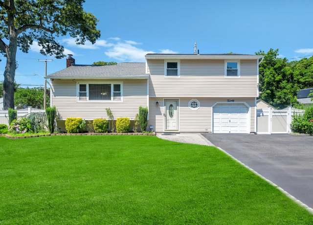 Property at 20 College Rd, Selden, NY 11784, 4 beds, 1.5 baths