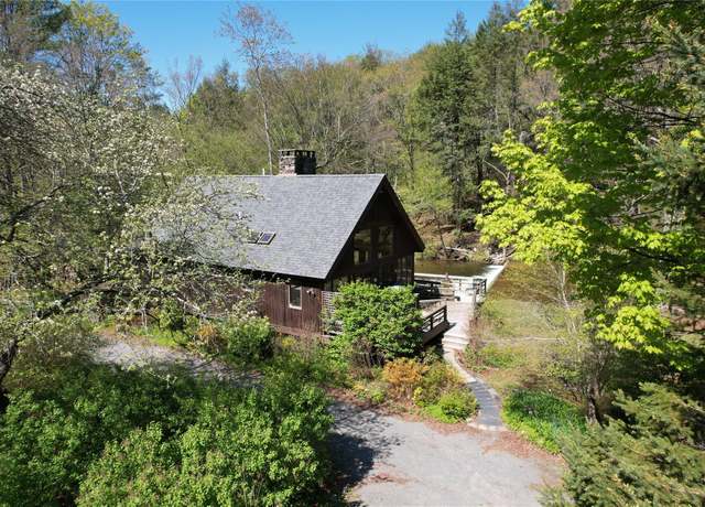 Property at 1987 Denning Rd, Claryville, NY 12725, 3 beds, 2.5 baths