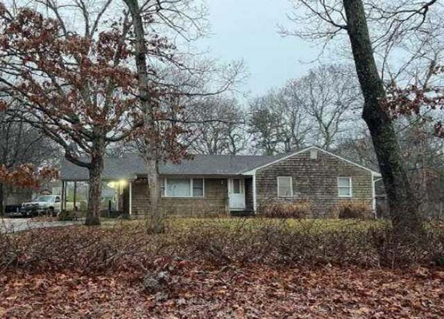 Property at 12 Caroline St, Medford, NY 11763, 3 beds, 2 baths