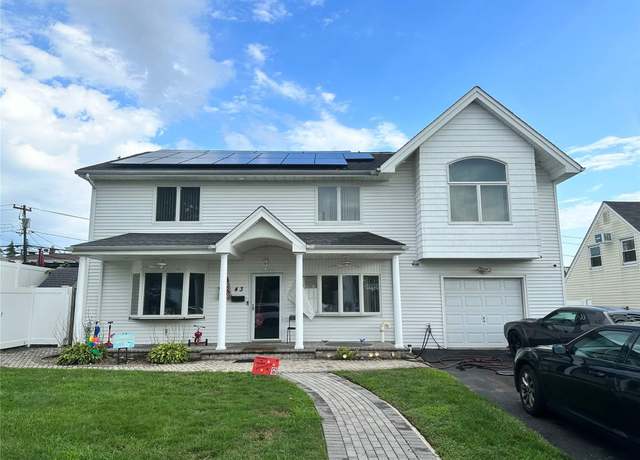 Property at 43 Crag Ln, Levittown, NY 11756, 4 beds, 2 baths