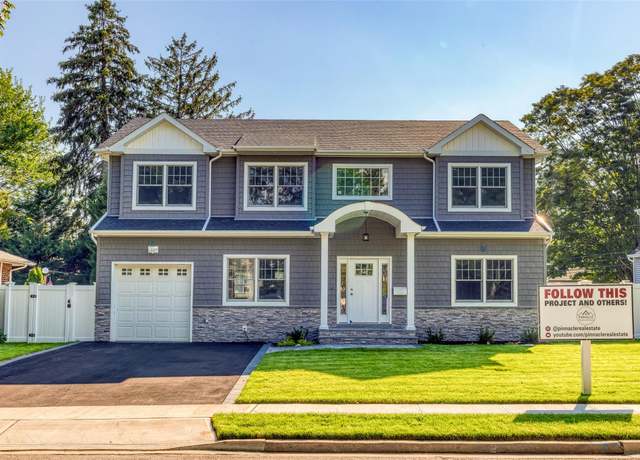 Property at 5 Stratford Rd, Plainview, NY 11803, 5 beds, 4 baths