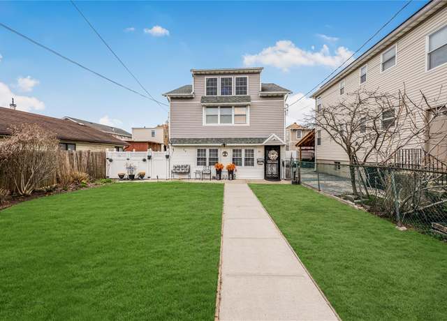 Property at 39 Alvin Pl, Inwood, NY 11096, 3 beds, 2 baths