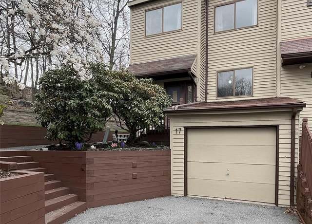 Property at 17 Cherry Ct, Highland Mills, NY 10930, 3 beds, 2.5 baths