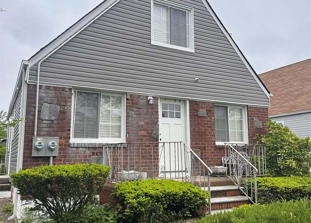 Property at 121-10 196 St, Springfield Gardens, NY 11413, 3 beds, 2 baths