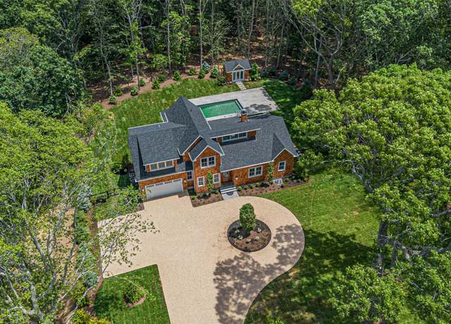 Property at 5697 Westphalia Ave, Mattituck, NY 11952, 4 beds, 4.5 baths