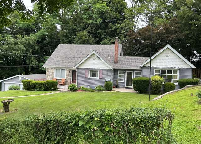 Property at 30 Lakeview Ter, Mahopac, NY 10541, 4 beds, 3 baths