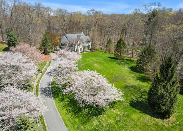Property at 1988 Beekman Ct, Yorktown Heights, NY 10598, 5 beds, 4.5 baths