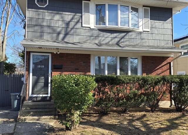 Property at 1010 Hempstead Ave, West Hempstead, NY 11552, 6 beds, 2 baths
