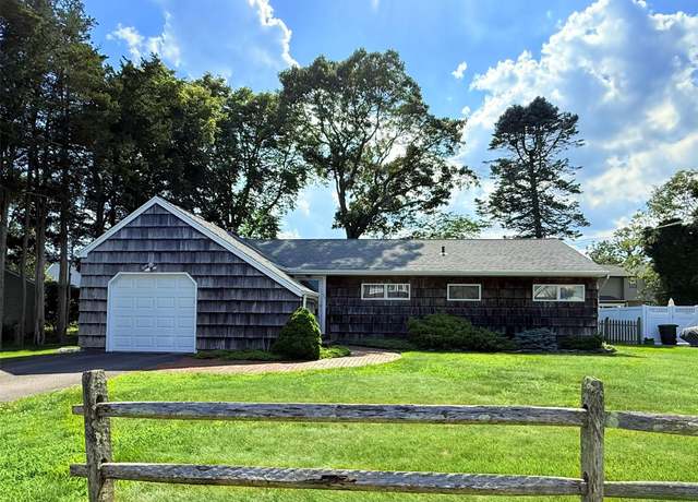 Property at 262 Handsome Ave, Sayville, NY 11782, 3 beds, 2 baths
