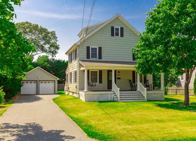 Property at 120 Church Ave, Islip, NY 11751, 3 beds, 1.5 baths