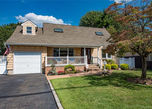 Property at 157 W 19th St, Deer Park, NY 11729, 3 beds, 2 baths