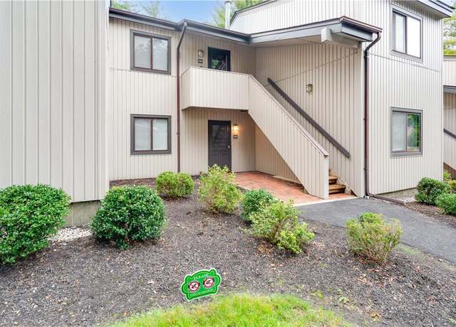 Property at 2903 Fox Ln, Poughkeepsie, NY 12603, 2 beds, 2 baths
