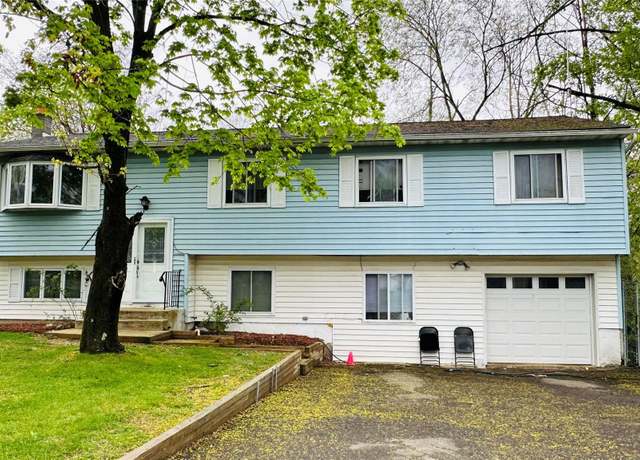 Property at 10 Congress Dr, Washingtonville, NY 10992, 6 beds, 2 baths
