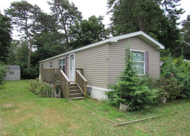 Property at 525-M5 Riverleigh Ave Unit M5, Riverhead, NY 11901, 2 beds, 1 bath