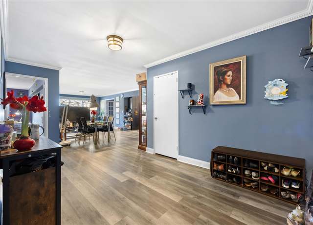 Property at 21 Chapel Pl Unit 1K, Great Neck, NY 11021, 3 beds, 2 baths