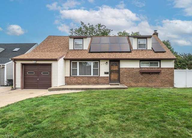Property at 779 Summer Ave, Uniondale, NY 11553, 4 beds, 2 baths