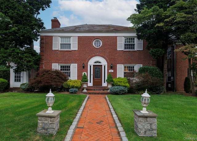 Property at 204 Hempstead Ave, Malverne, NY 11565, 4 beds, 3.5 baths