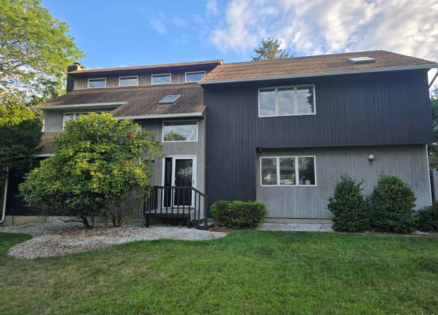 Property at 34 Sedgemere Rd, Center Moriches, NY 11934, 4 beds, 2 baths