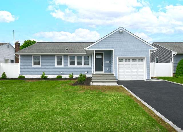 Property at 20 Scholl Dr, Farmingdale, NY 11735, 3 beds, 2 baths