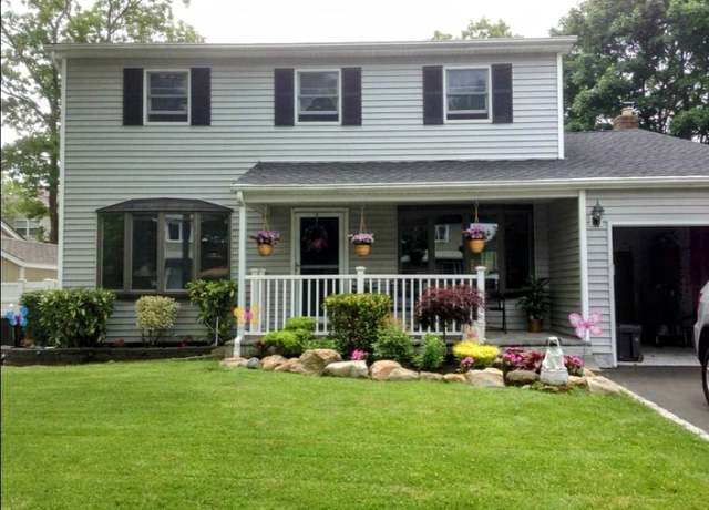 Property at 192 Elin St, Holbrook, NY 11741, 3 beds, 1.5 baths