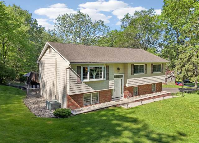 Property at 565 Millburn Ct, Valley Cottage, NY 10989, 4 beds, 2 baths