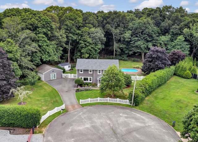 Property at 28 Mortimer Pl, Eastport, NY 11941, 3 beds, 2.5 baths