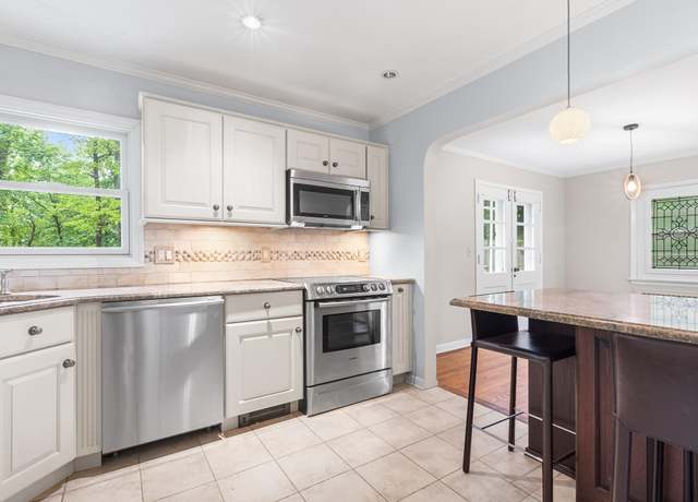 Property at 269 Woodlands Ave, White Plains, NY 10607, 3 beds, 2 baths