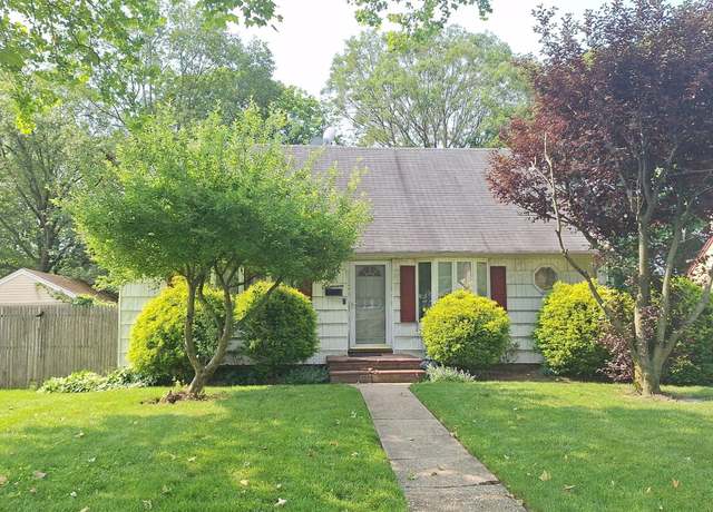 Property at 11 Parkwood Rd, Westbury, NY 11590, 5 beds, 2 baths