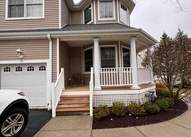Property at 131 Emilys Way, East Setauket, NY 11733, 2 beds, 2.5 baths