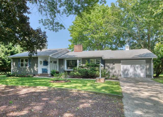 Property at 2000 Greenway East E, Orient, NY 11957, 3 beds, 2 baths