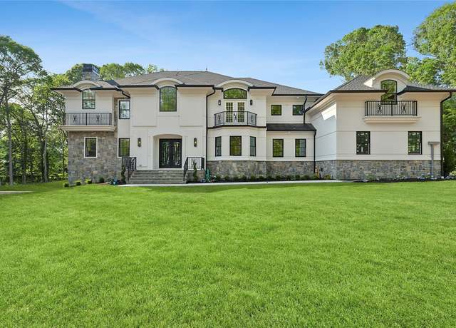 Property at 17 Chelsea Pl, Dix Hills, NY 11746, 6 beds, 6.5 baths