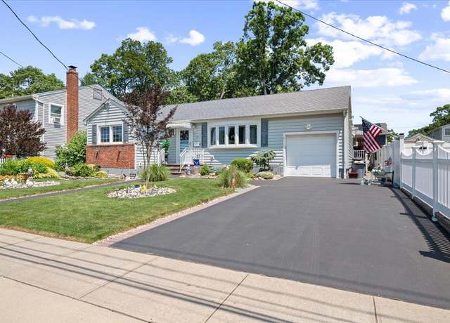 Property at 171 Mckinley St, Massapequa Park, NY 11762, 4 beds, 2 baths